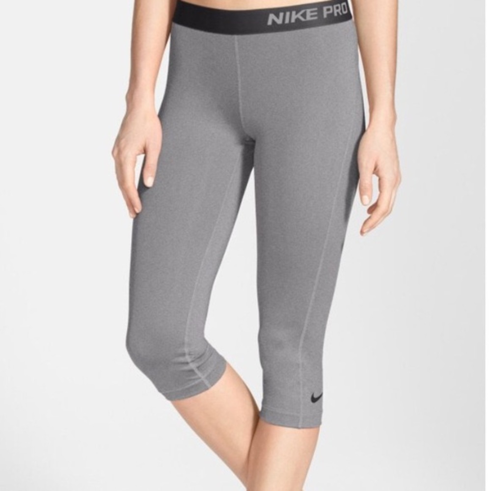 Nike Pro Dri-Fit Cropped Leggings - Size S